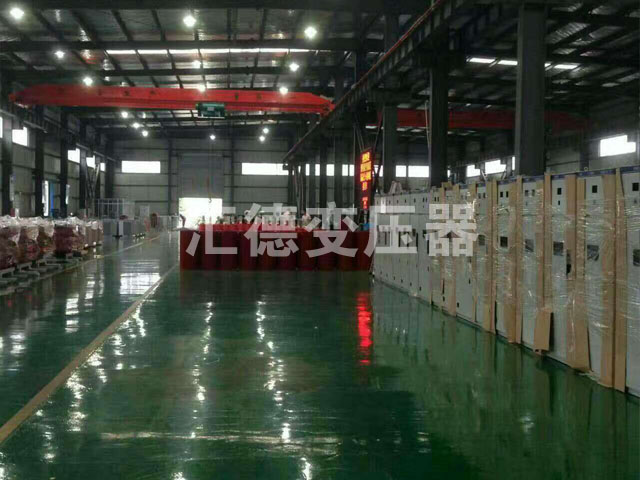 荆州变压器车间一角